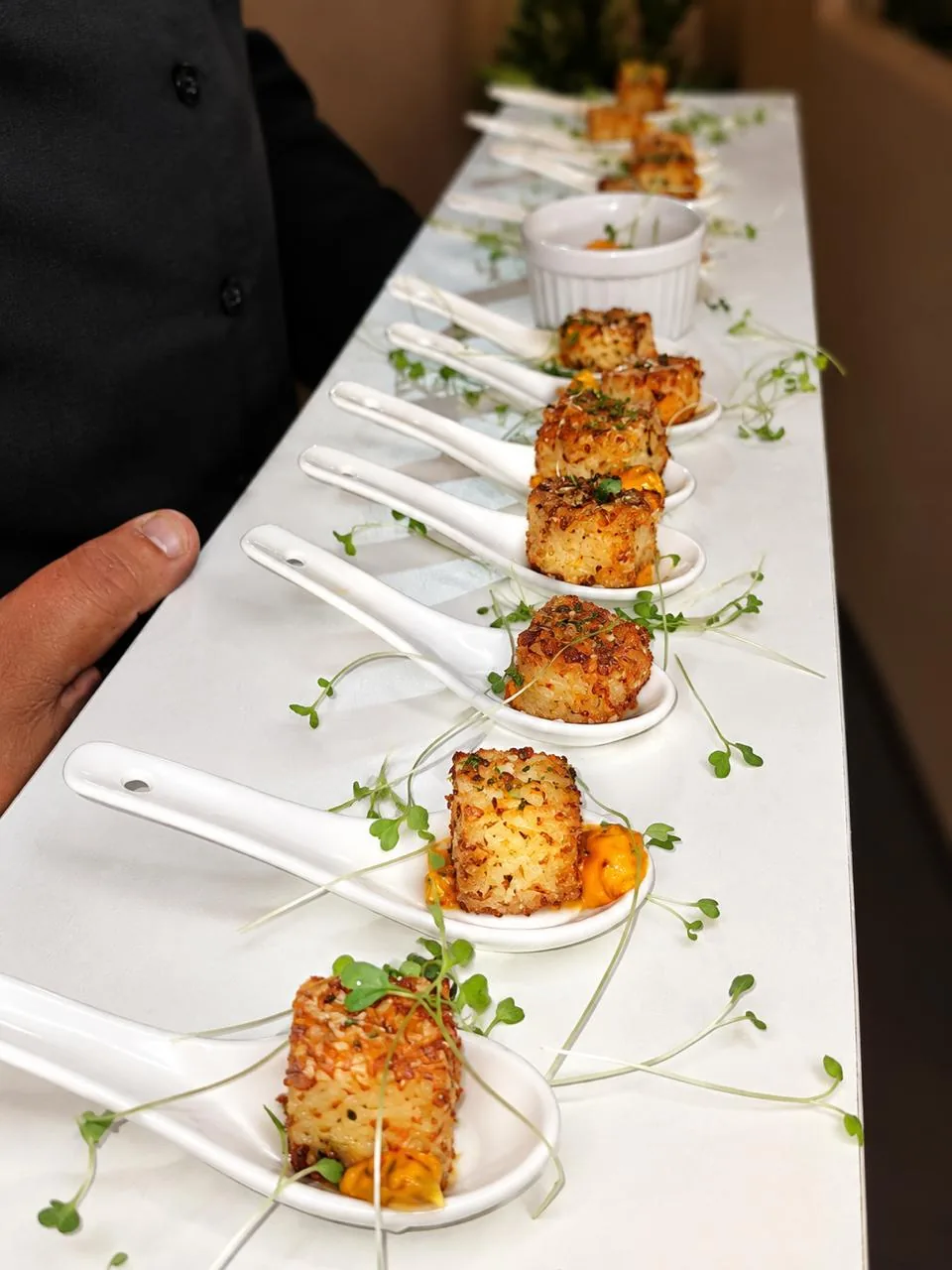 Finger foods servidos em colheres
